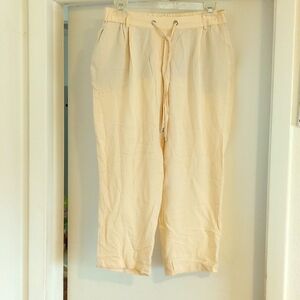 Women's Creme Capris